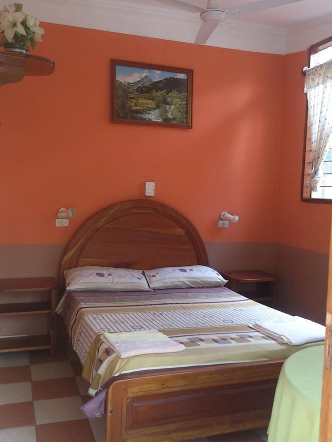 Hostal Santa Ana Rurrenabaque Esterno foto